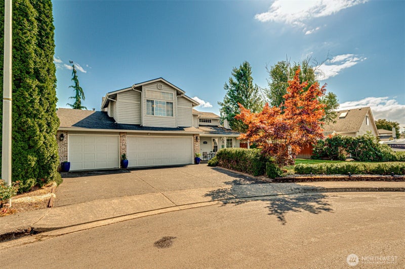 307 NE 134TH Circle