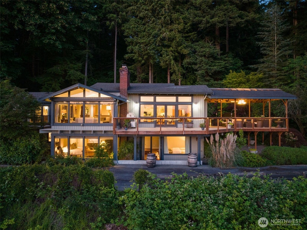 Photo of 13244 Woodinville-Redmond Road NE, Redmond, WA 98052 (MLS # 2593716)