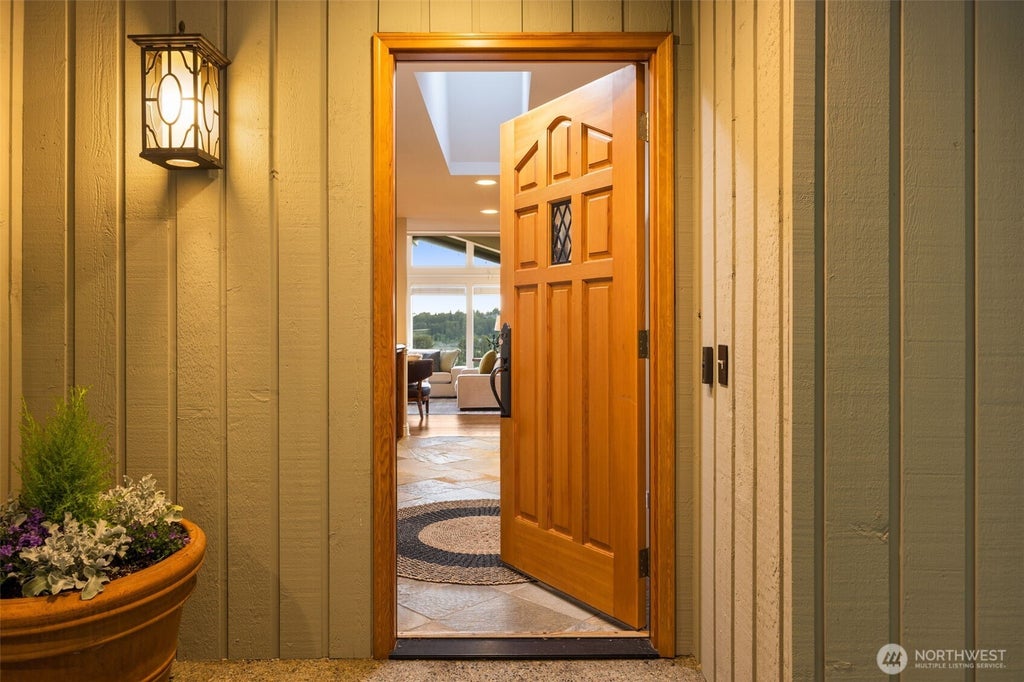 Photo of 13244 Woodinville-Redmond Road NE, Redmond, WA 98052 (MLS # 2593716)