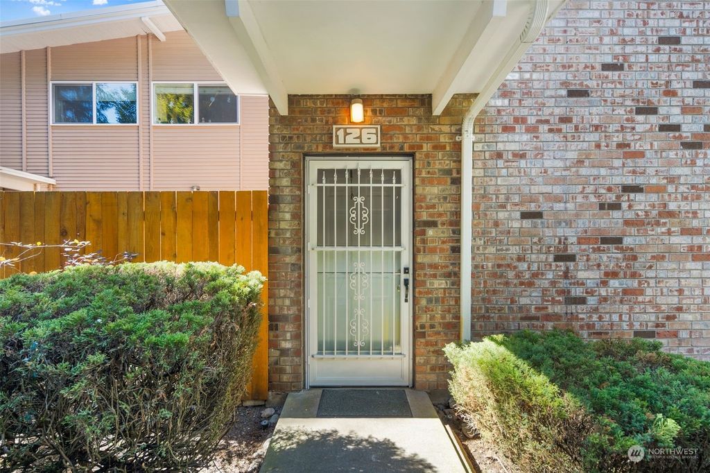 Photo of 12242 SE 59th Street #126, Bellevue, WA 98006 (MLS # 2160469)