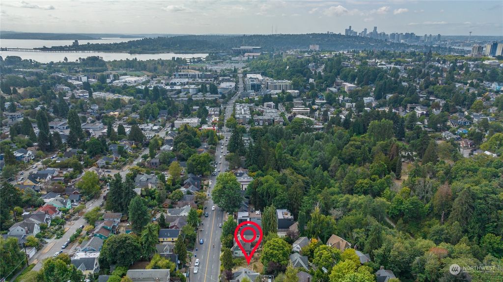 Photo of 5739 25th Avenue NE, Seattle, WA 98105 (MLS # 2159085)