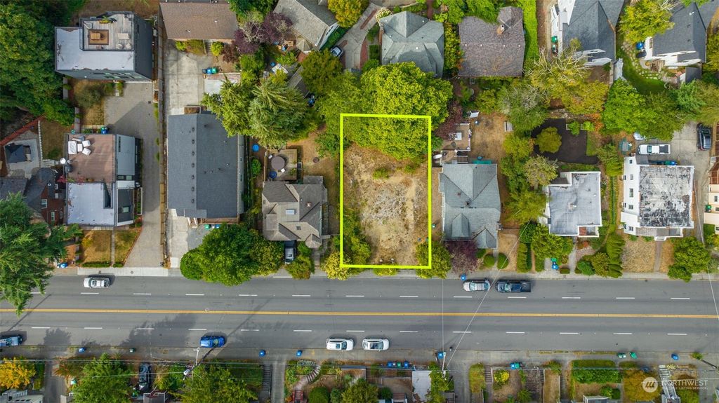 Photo of 5739 25th Avenue NE, Seattle, WA 98105 (MLS # 2159085)