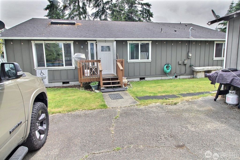 Photo of 774 132nd Street S, Tacoma, WA 98444 (MLS # 2506122)
