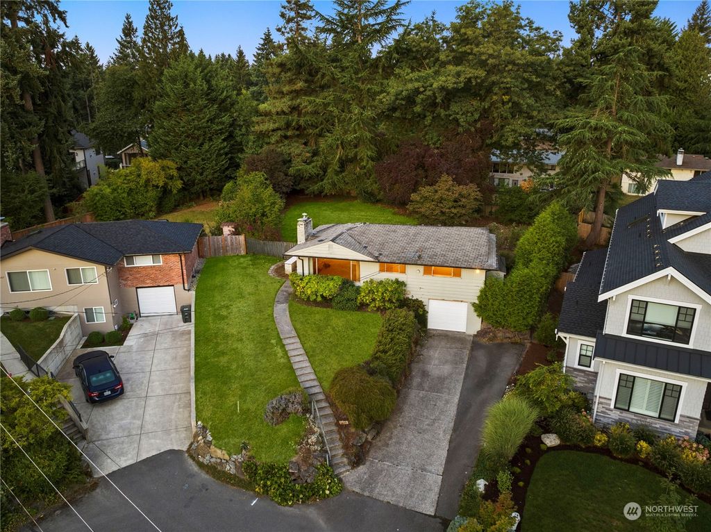 Photo of 1653 105th Avenue SE, Bellevue, WA 98004 (MLS # 2160214)