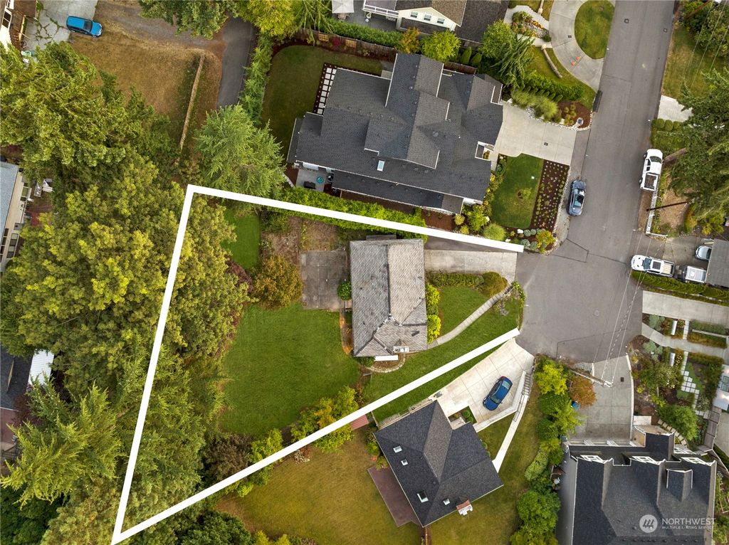 Photo of 1653 105th Avenue SE, Bellevue, WA 98004 (MLS # 2160214)