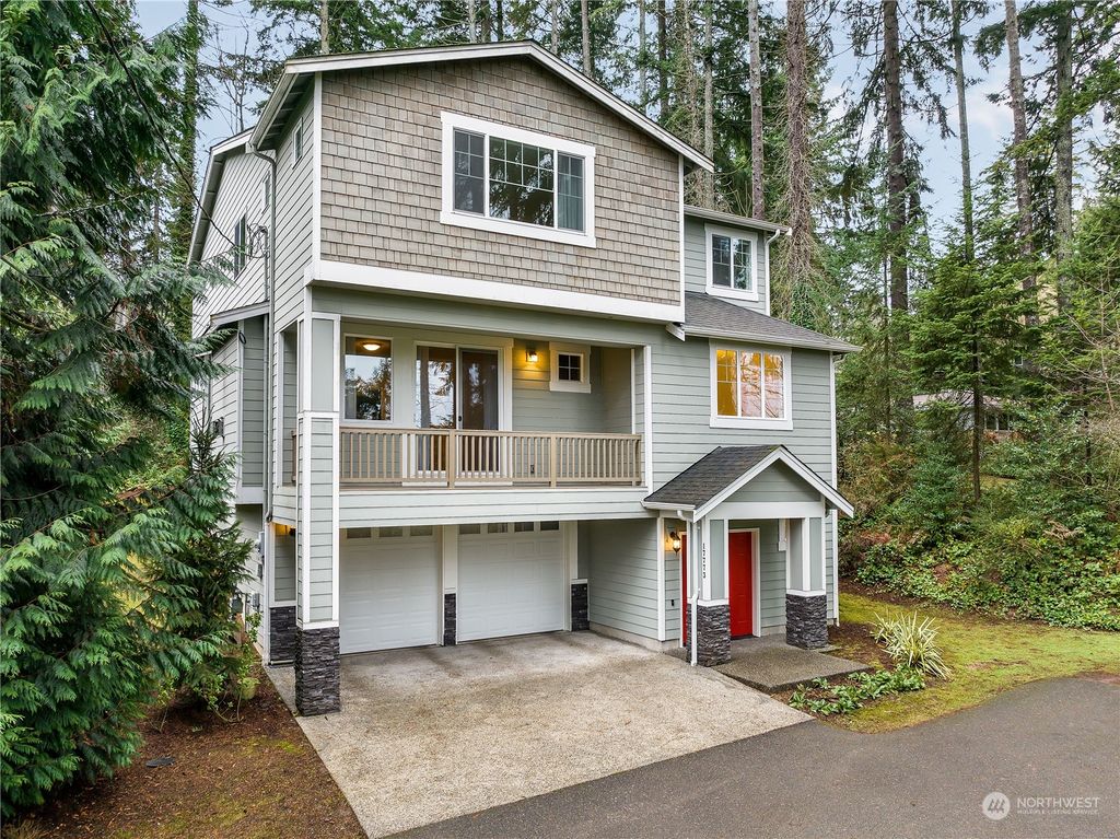 Photo of 17773 25th Avenue NE, Shoreline, WA 98155 (MLS # 2191668)