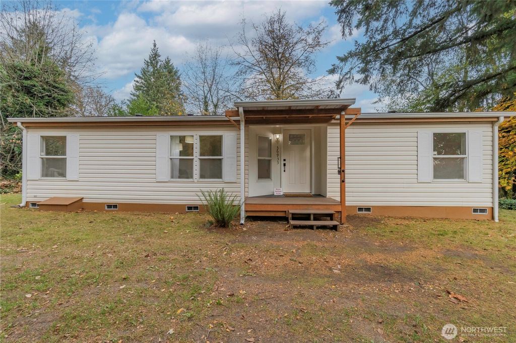 Photo of 36935 4th Avenue SW, Federal Way, WA 98023 (MLS # 2454701)