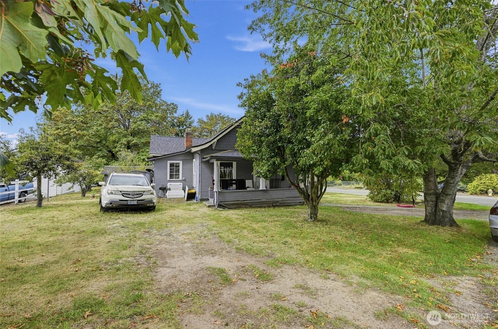 Photo of 1503 Davis Avenue S, Renton, WA 98055 (MLS # 2584400)