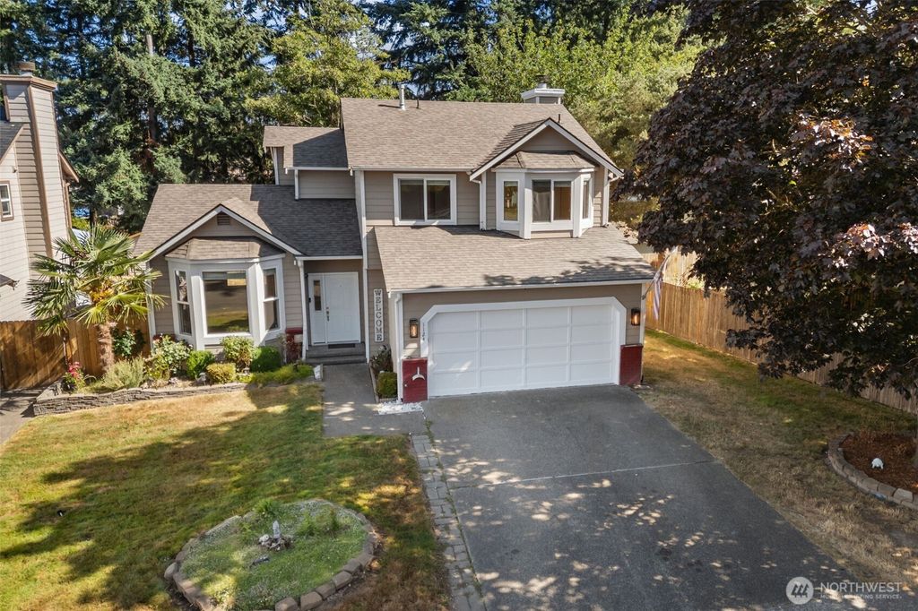 Photo of 1124 SW 354th Street, Federal Way, WA 98023 (MLS # 2409030)