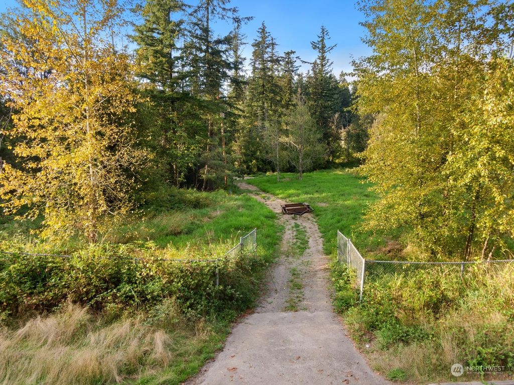 Photo of 24000 SE Black Nugget Road, Issaquah, WA 98029 (MLS # 2289721)