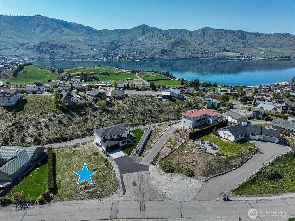 Photo of 212 Stehekin Way, Chelan, WA 98816 (MLS # 2550185)