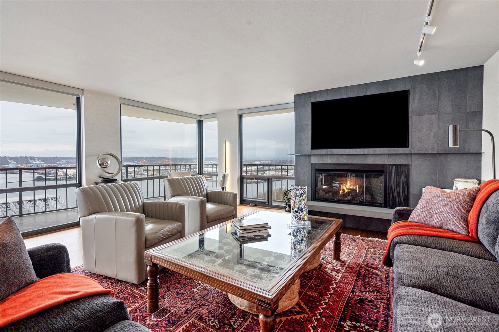 1 N Stadium Way 8