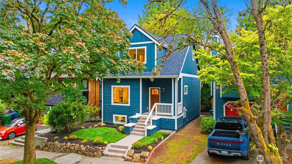 Photo of 605 32nd Avenue, Seattle, WA 98122 (MLS # 2440182)