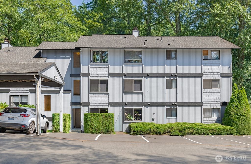 Photo of 19100 61st Avenue NE, Kenmore, WA 98028 (MLS # 2412632)