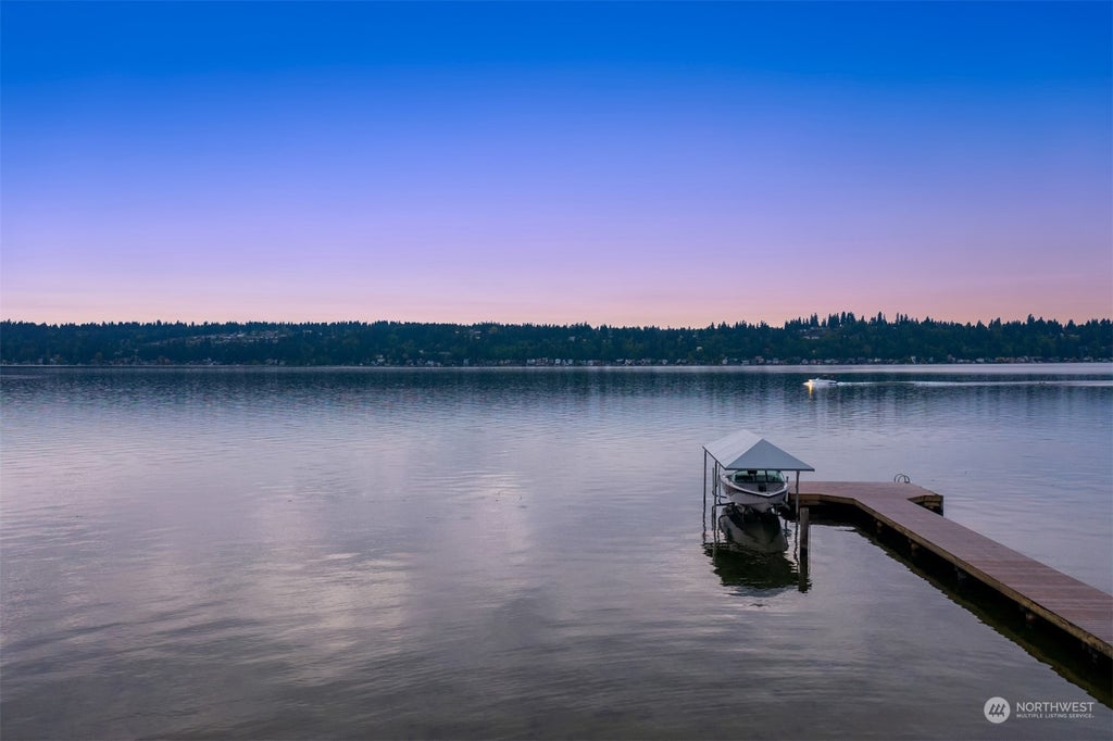 Photo of 181 E Lake Sammamish Parkway SE, Sammamish, WA 98074 (MLS # 2048863)