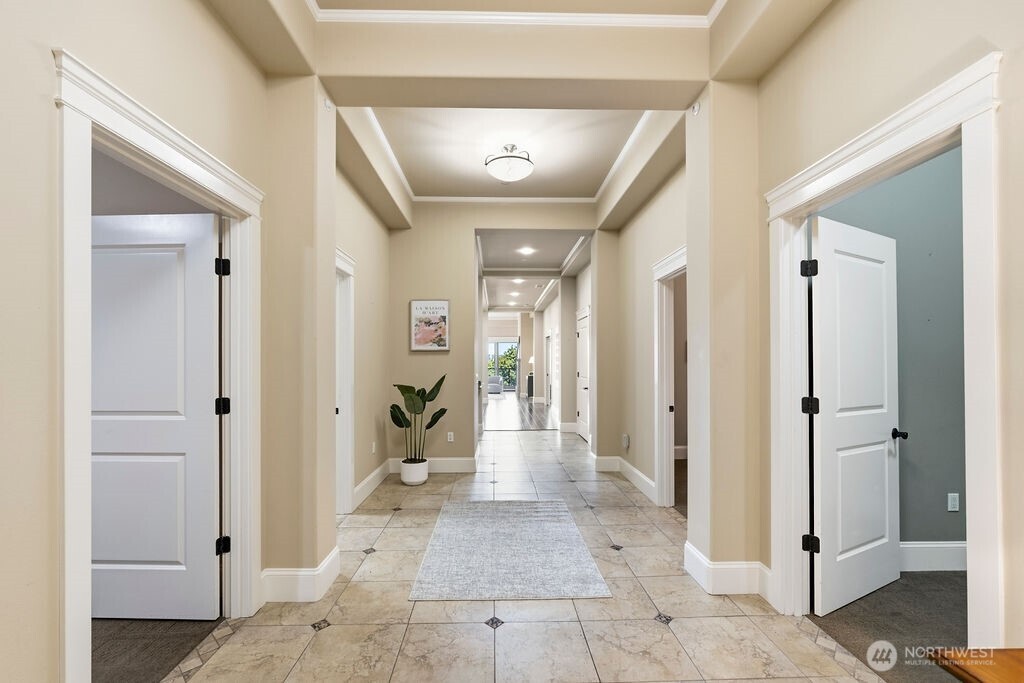 207 Broadway 200