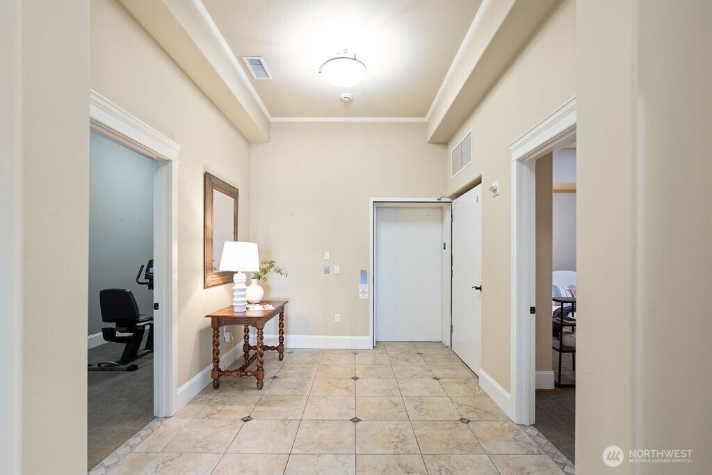 207 Broadway 200