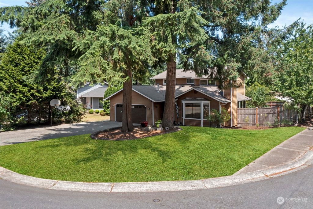 Photo of 32030 4th Avenue SW, Federal Way, WA 98023 (MLS # 2137251)