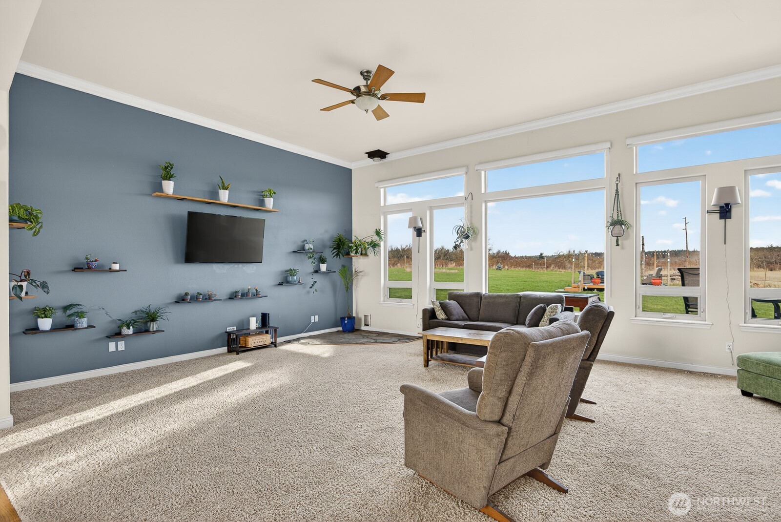 120 W Crescent Harbor Road