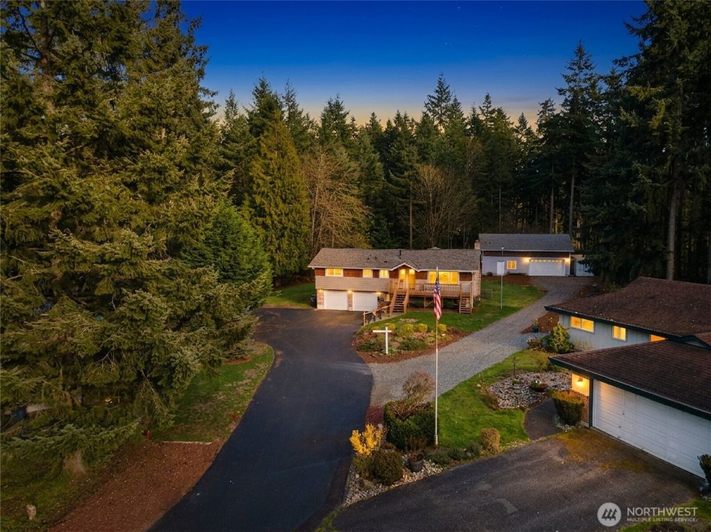 Photo of 5618 81st Street E, Puyallup, WA 98371 (MLS # 2502895)