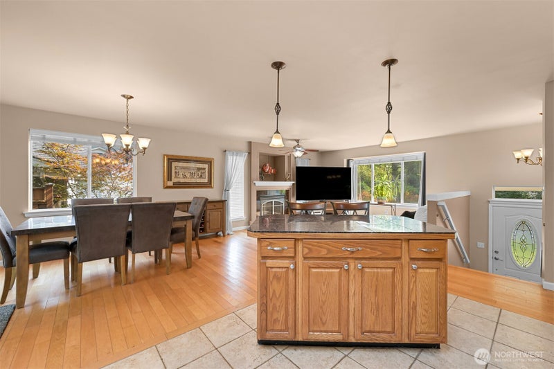 333 Lakeside Drive