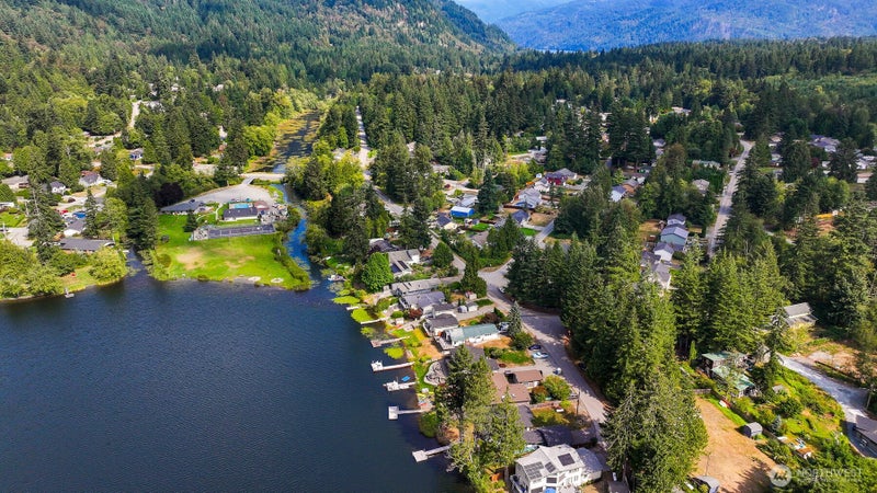333 Lakeside Drive