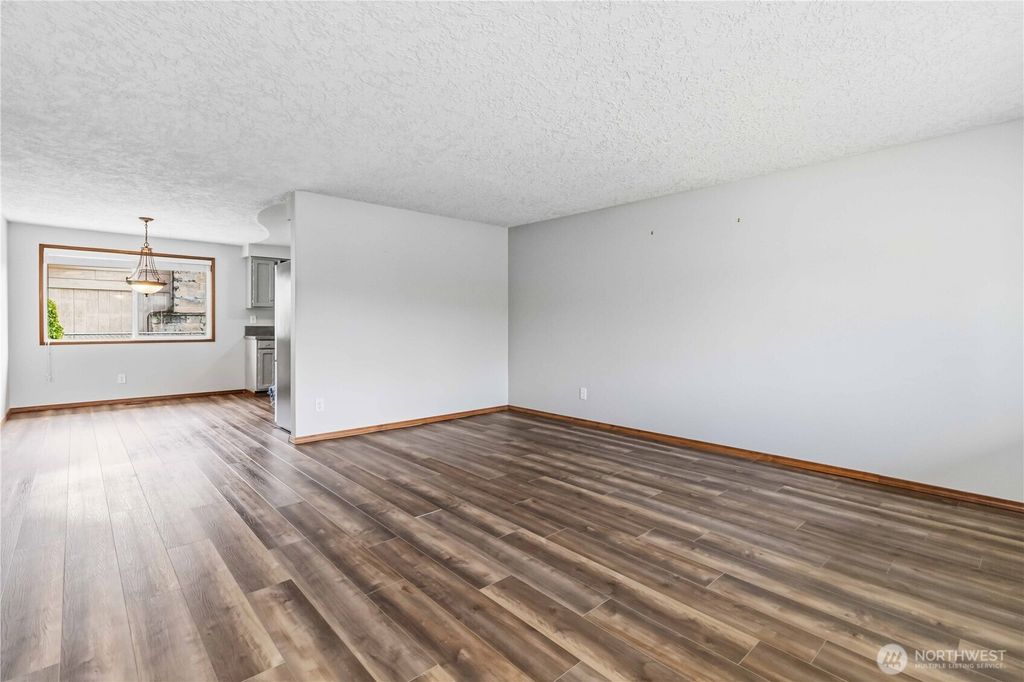 Photo of 1 Independence Court, Longview, WA 98632 (MLS # 2496397)