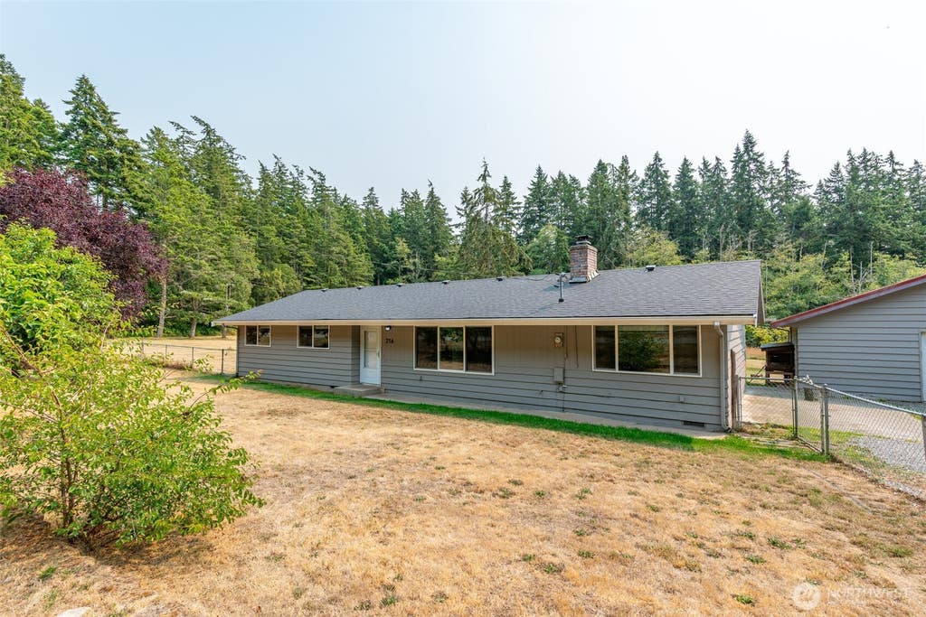 Photo of 216 E Sleeper Road, Oak Harbor, WA 98277 (MLS # 2565423)