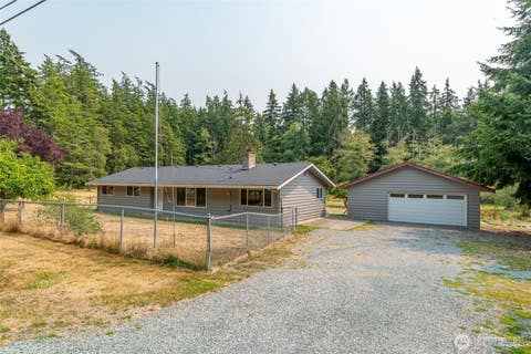 Photo of 216 E Sleeper Road, Oak Harbor, WA 98277 (MLS # 2565423)