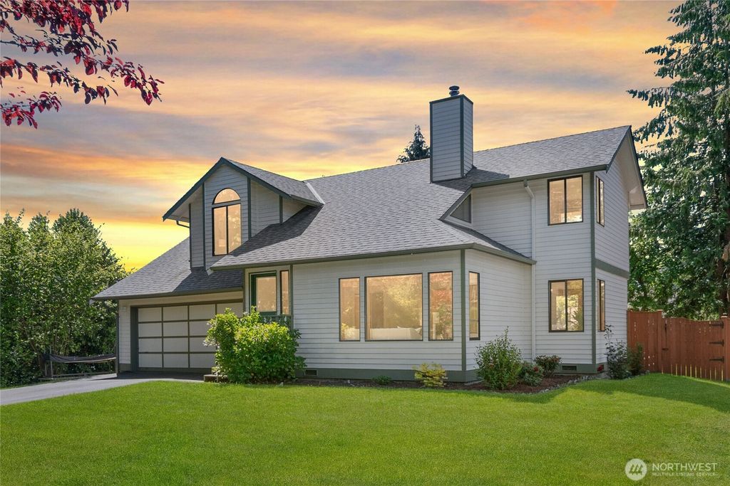 Photo of 11928 22nd Street NE, Lake Stevens, WA 98258 (MLS # 2385588)