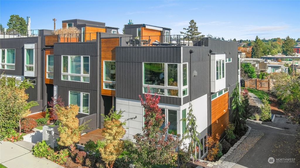 Photo of 426 2nd Street, Kirkland, WA 98033 (MLS # 2176272)