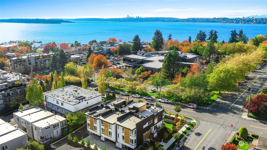 Photo of 426 2nd Street, Kirkland, WA 98033 (MLS # 2176272)