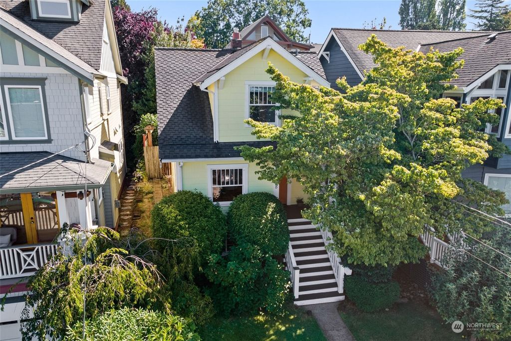 Photo of 6528 Sycamore Avenue NW, Seattle, WA 98117 (MLS # 2285107)