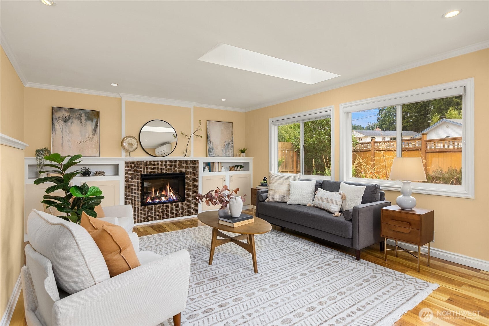 26107 James Lane NE