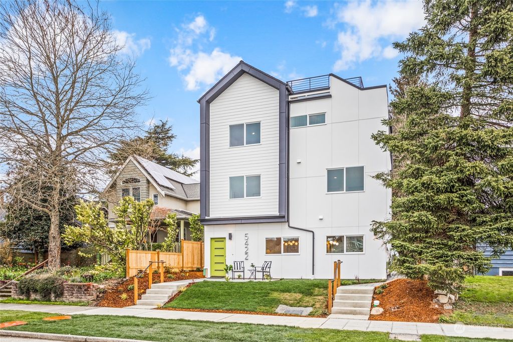 Photo of 5422 36th Avenue SW, Seattle, WA 98126 (MLS # 2058327)
