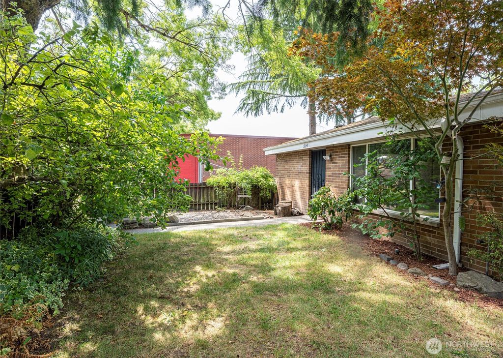 Photo of 13049 35th Avenue NE, Seattle, WA 98125 (MLS # 2400327)