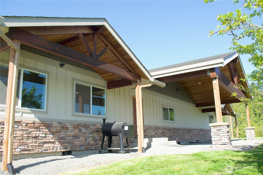 Photo of 615 George Taylor Road, Silverlake, WA 98645 (MLS # 2522279)