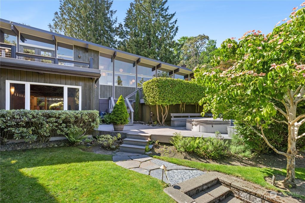 Photo of 345 Randolph Avenue, Seattle, WA 98122 (MLS # 2073093)