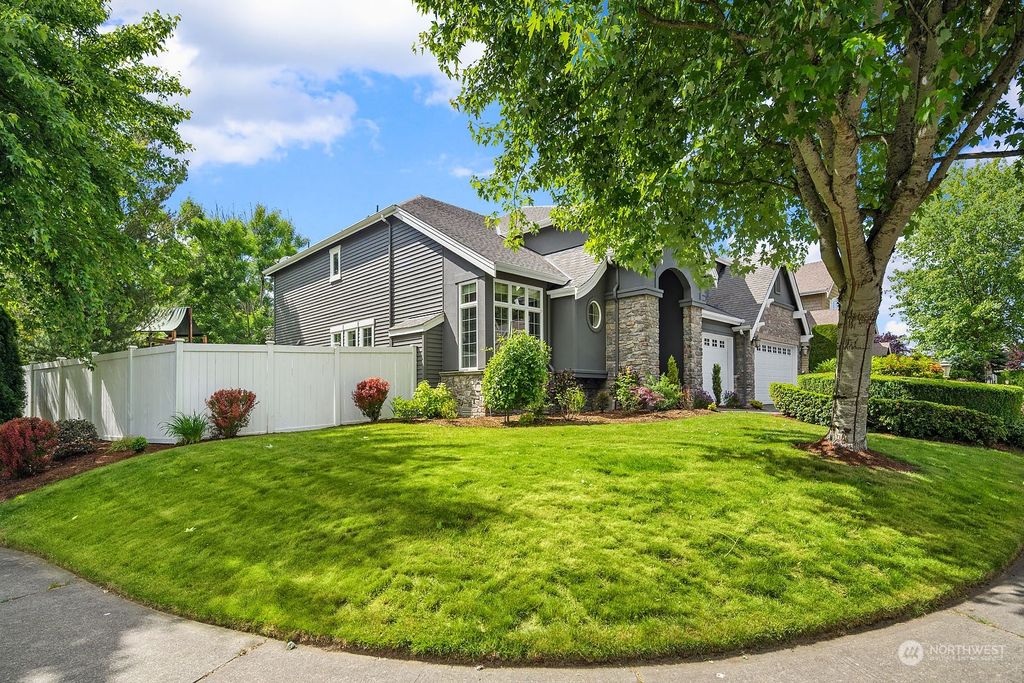 Photo of 2033 211th Place SE, Sammamish, WA 98075 (MLS # 2253655)