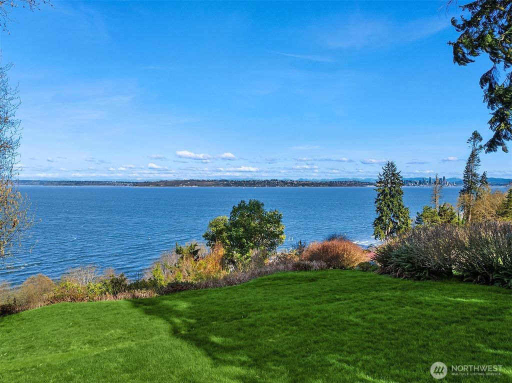 Photo of 7946 Grand Avenue NE, Bainbridge Island, WA 98110 (MLS # 2494665)