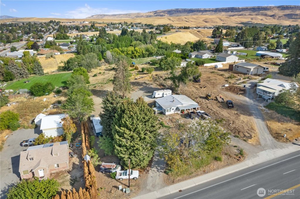 Photo of 1981 Grant Road, East Wenatchee, WA 98802 (MLS # 2528644)