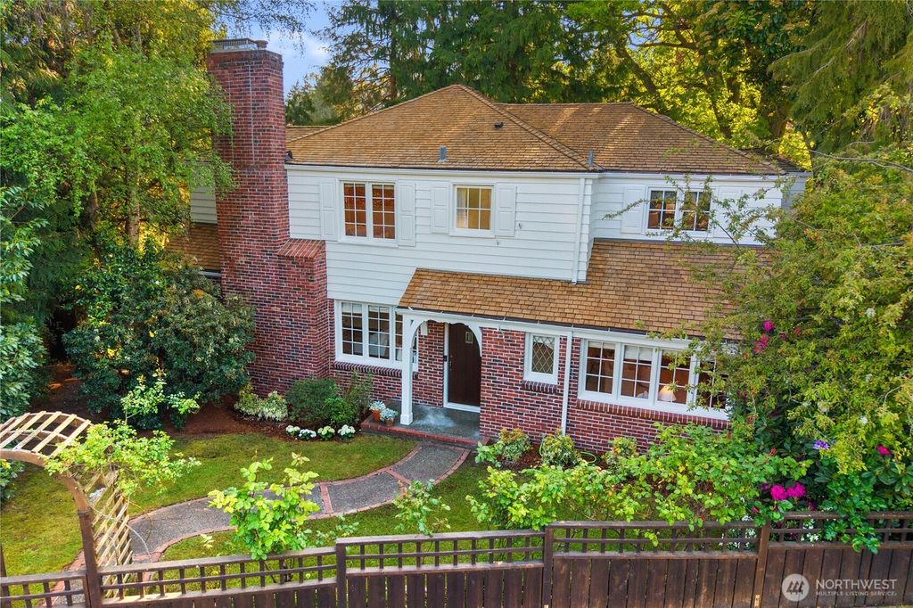 Photo of 5125 NE Latimer Place, Seattle, WA 98105 (MLS # 2517419)