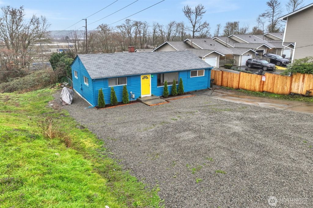 Photo of 833 E Marine View Drive, Everett, WA 98201 (MLS # 2489791)