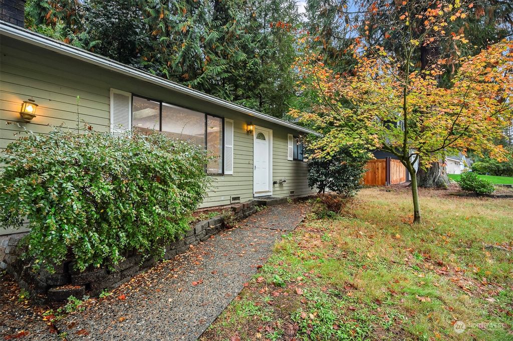 Photo of 22131 NE 13th Place, Sammamish, WA 98074 (MLS # 2166201)