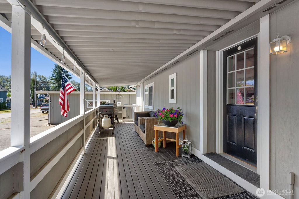 Photo of 207 6th Street, Sultan, WA 98294 (MLS # 2403218)