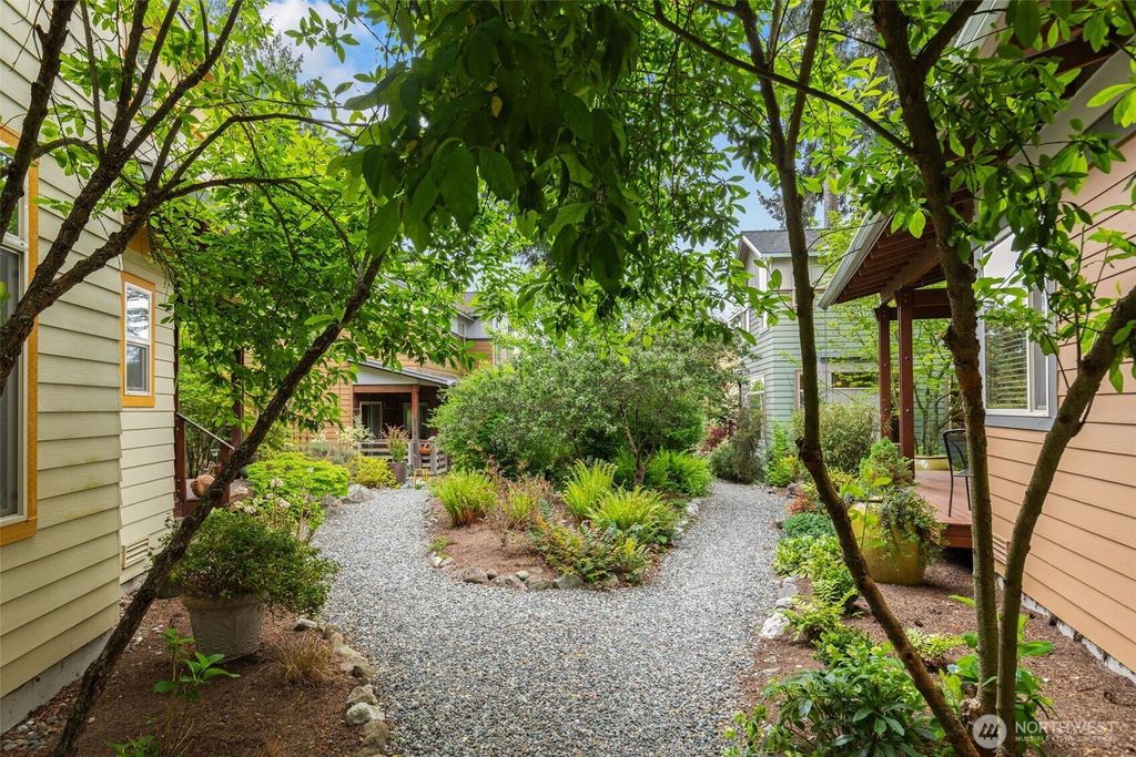 Photo of 20215 15th Avenue NW #E, Shoreline, WA 98177 (MLS # 2520418)