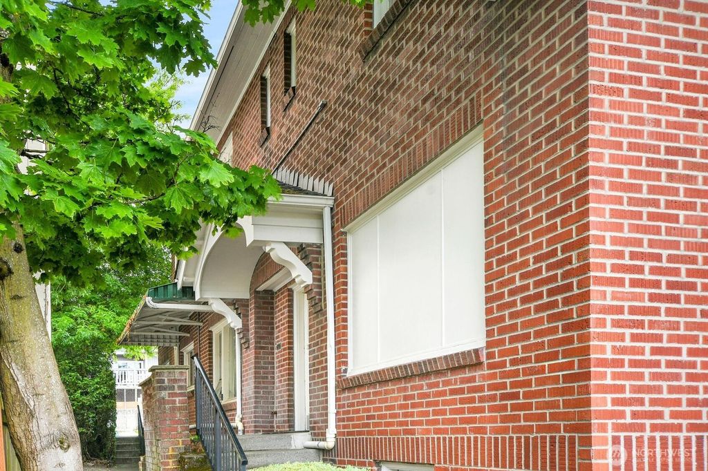 Photo of 4715 19th Avenue NE, Seattle, WA 98105 (MLS # 2397024)