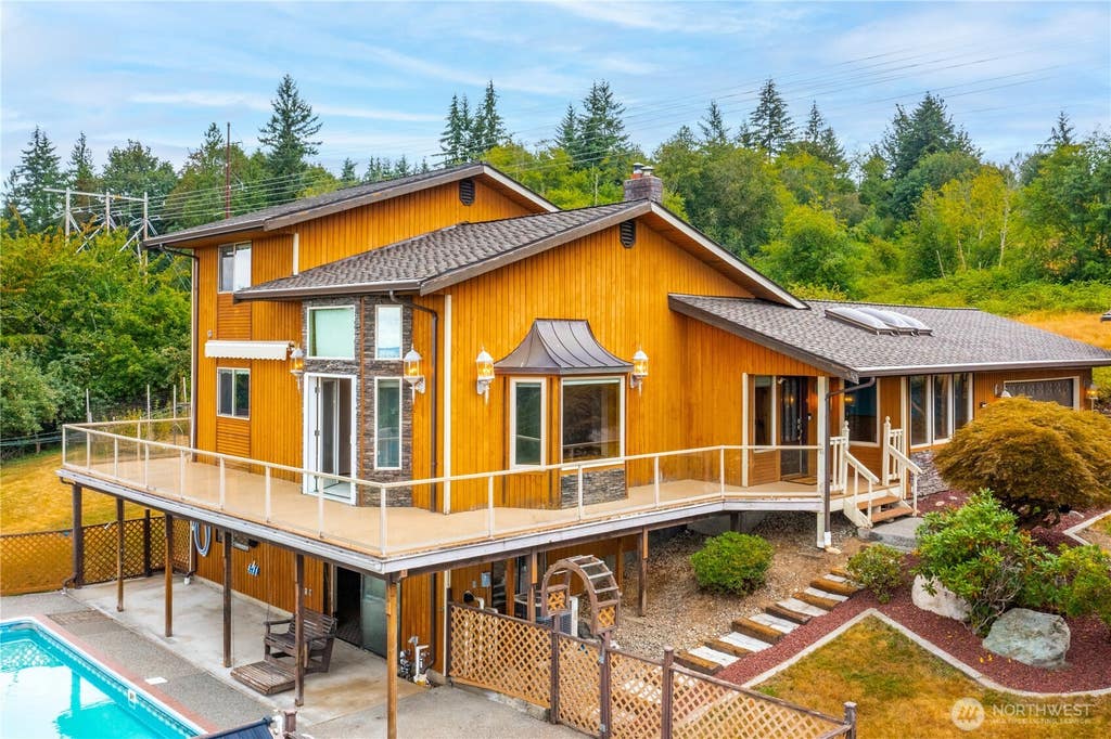 Photo of 7825 92nd Place NE, Marysville, WA 98270 (MLS # 2562214)