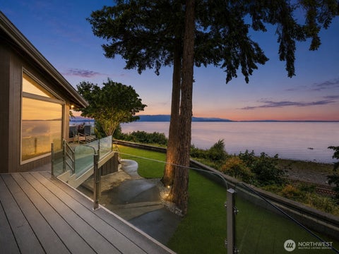 Photo of 24 Shorewood Drive, Bellingham, WA 98225 (MLS # 2564704)