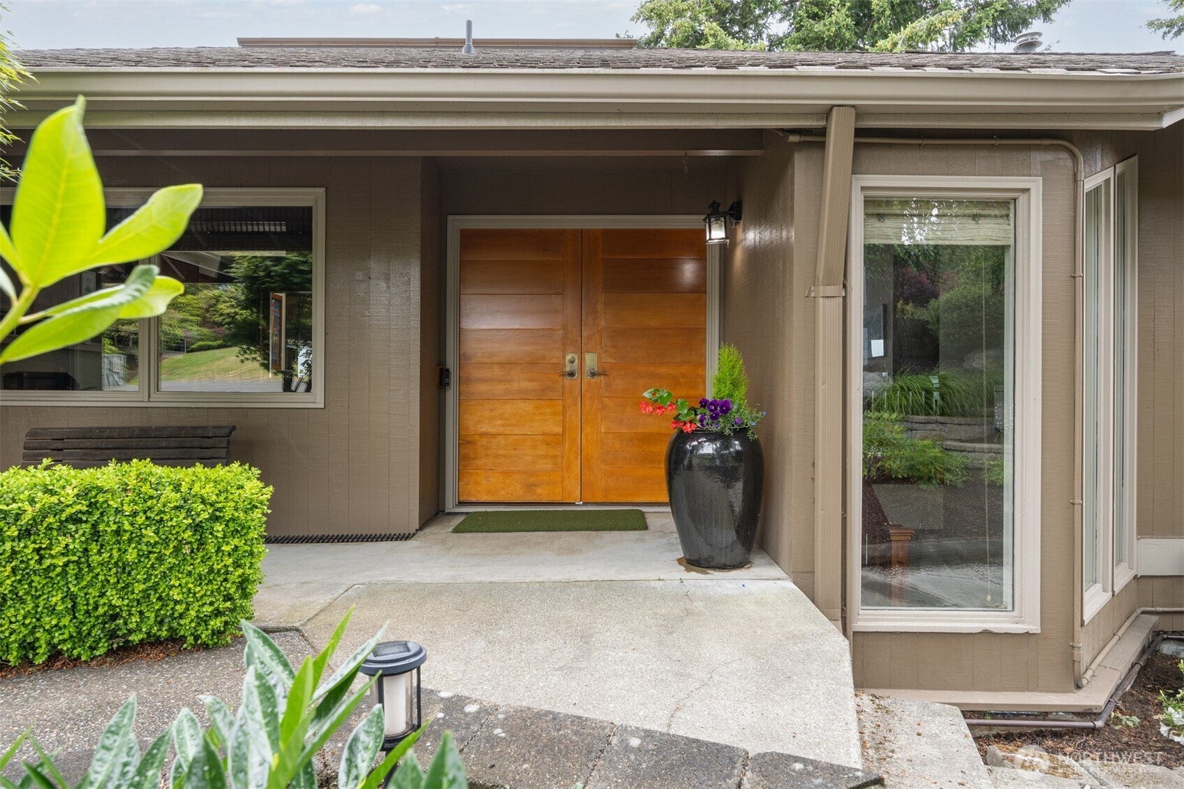 24 Shorewood Drive